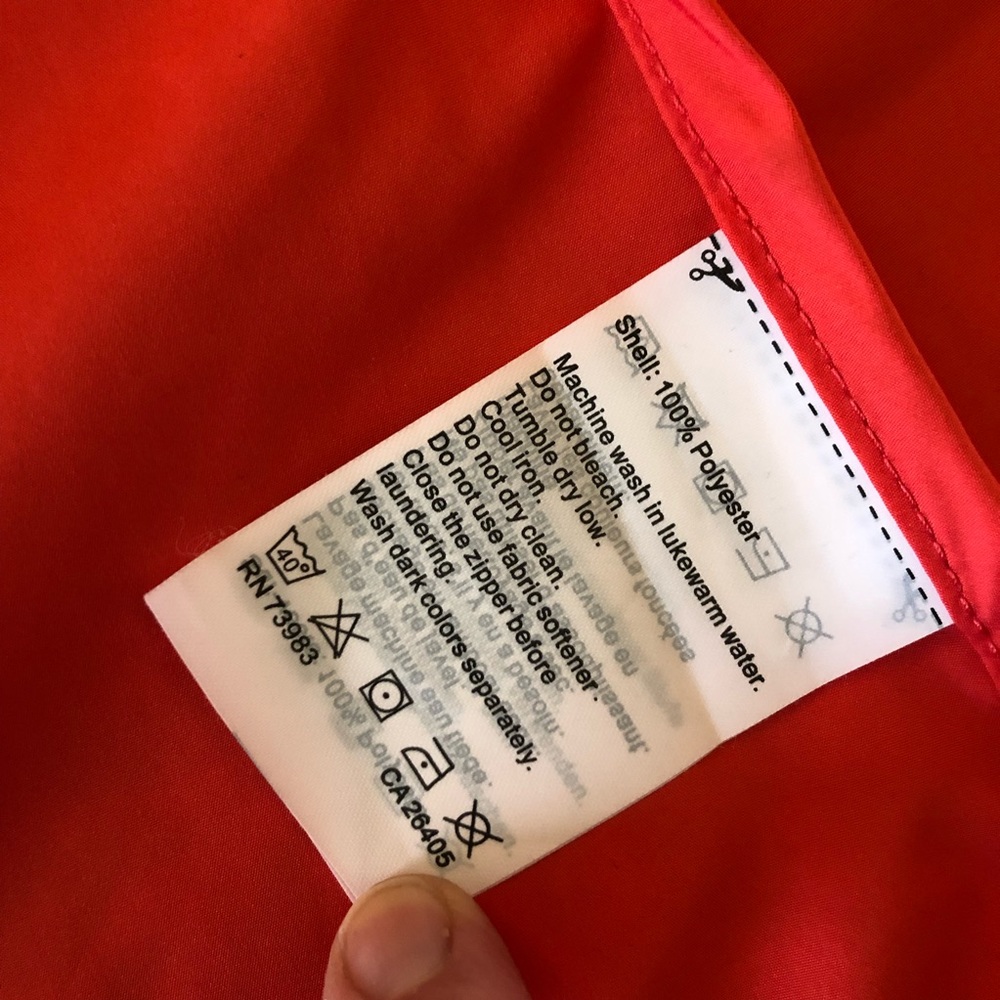{Helly Hansen} Light, packable running/training jacket with removable sl… - Picture 10 of 14